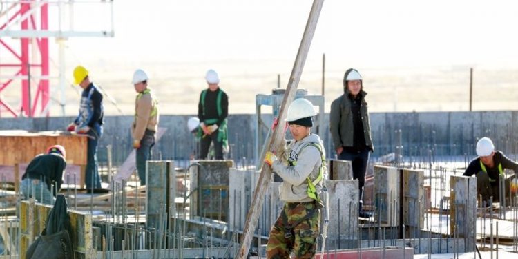 Rusya’ya yaptırımlar Orta Asyalı çalışanları vurdu