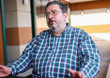 Sabah yazarı Ardıç: 1 doların 1 milyon 750 bin lira olduğu günü biliriz, gel de gençlere anlat