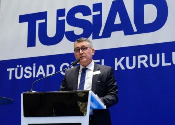 Sabah yazarı Güngör: TÜSİAD'çıların tuzu kuru, onların fakir edebiyatı yapmaları ancak işçilerinin daha fazla zam istemelerini önlemek içindir