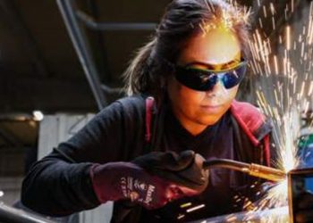 Sanayi üretimi yıllık yüzde 10,8 arttı