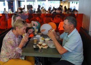 Savaşı boykot eden McDonald's'ın Rusya'daki restoranları, başka bir isimle yeniden açıldı