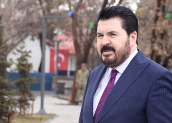 Savcı Sayan, Ekrem İmamoğlu'na 'örnek' olamadı, ekmeğe zam yaptı