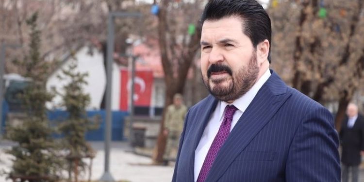 Savcı Sayan, Ekrem İmamoğlu'na 'örnek' olamadı, ekmeğe zam yaptı