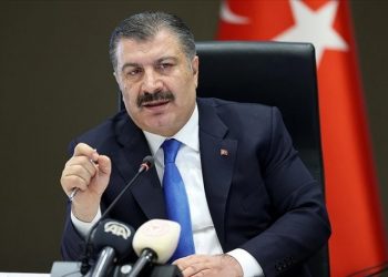 Sağlık Bakanı Koca da şikayetçi: Hekimin mesleğini icra edemediği bir noktaya doğru gidiyoruz