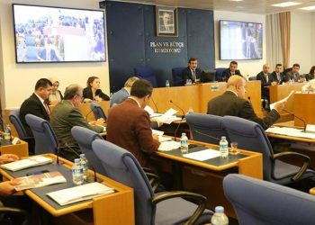 Sağlık çalışanlarının özlük haklarını düzenleyen kanun teklifi, Komisyonda kabul edildi
