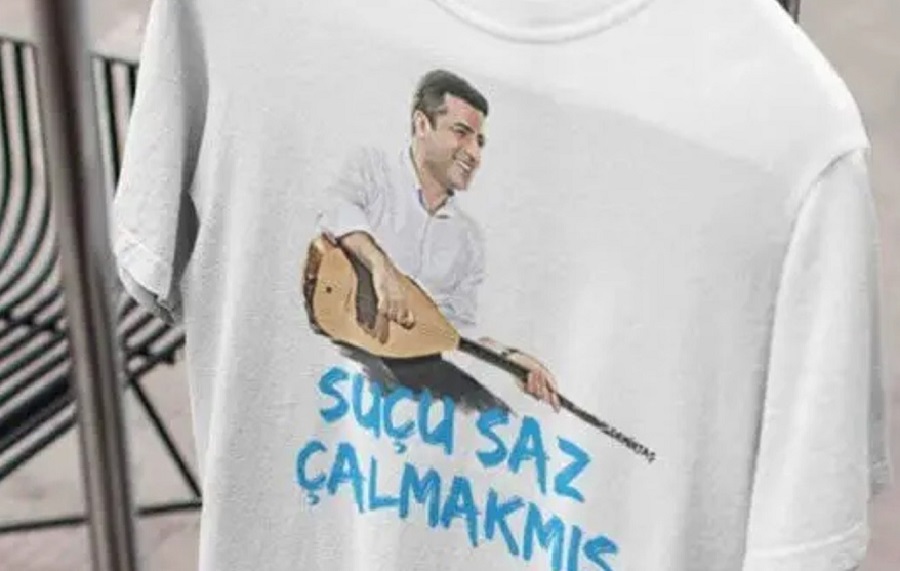 Selahattin Demirtaş tişörtü giyen çocuk ve hamile annesi gözaltına alındı