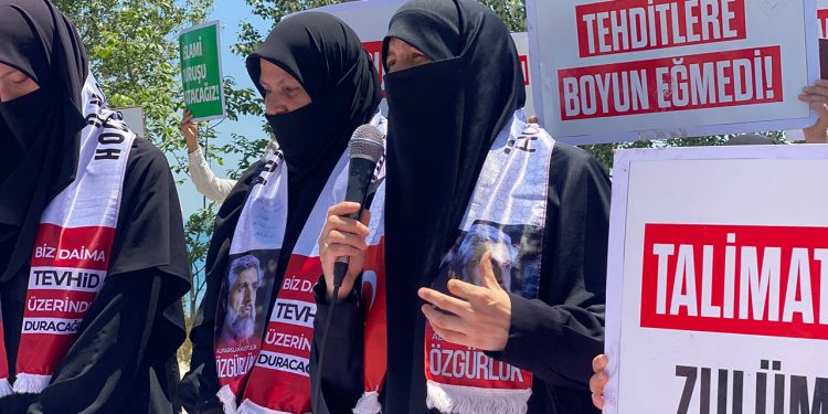 Semra Kuytul: Memlekette iki kelam edecek bir karış toprak arıyoruz