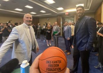 Senatör ve kongre üyeleri Enes Kanter Vakfı’nda buluştu: “Kınama yetmez, artık hareket zamanı”