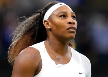 Serena Williams kortlara galibiyetle döndü