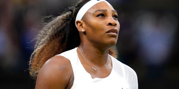 Serena Williams kortlara galibiyetle döndü