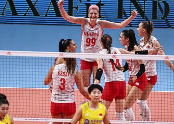 Sina Koloğlu, A Milli Kadın Voleybol Takımı'nın reyting sayılarını paylaştı: Biz hâlâ "sporu seven bir toplum" değiliz