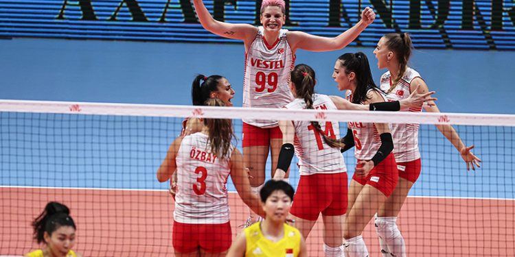 Sina Koloğlu, A Milli Kadın Voleybol Takımı'nın reyting sayılarını paylaştı: Biz hâlâ "sporu seven bir toplum" değiliz