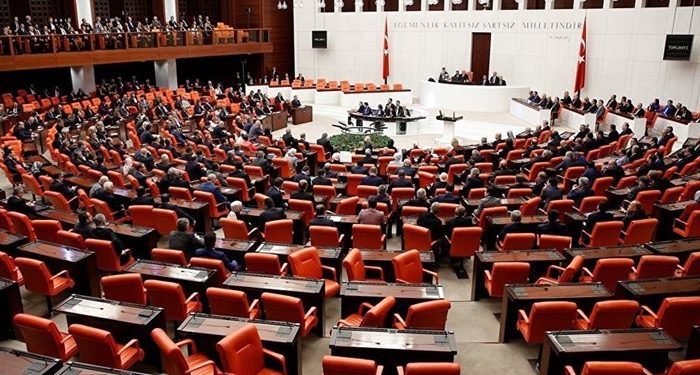 Sosyal medya düzenlemesinde ilk 9 madde komisyonda kabul edildi
