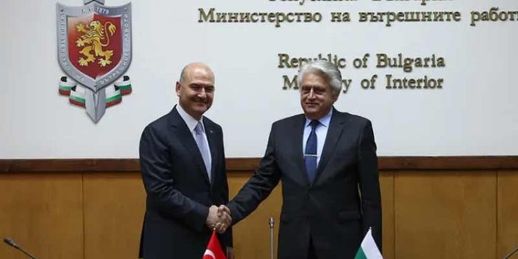 Soylu, mevkidaşı Raşkov ile Bulgaristan'da açılacak yeni sınır kapısı için görüştü