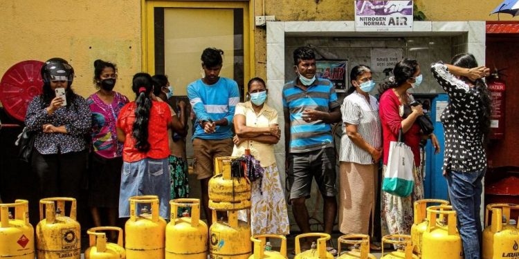 Sri Lanka Başbakanı: Temel ihtiyaçlarımız için 6 ayda en az 5 milyar dolara ihtiyacımız var