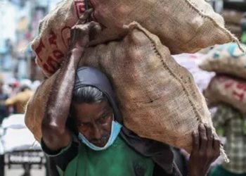 Sri Lanka'da yakıt ve gıda sıkıntısı nedeniyle haftada dört gün mesaiye geçildi