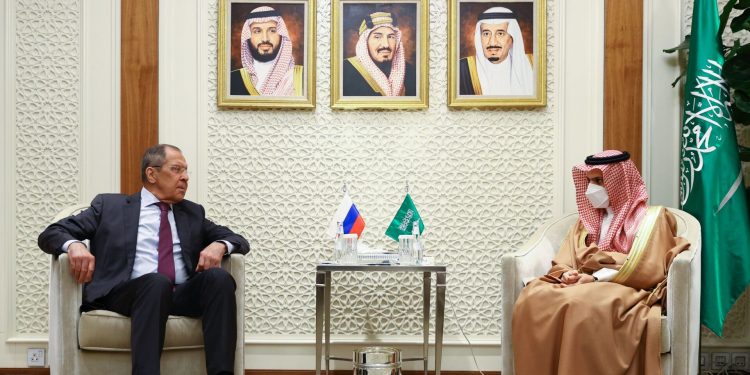 Suudi Arabistan: Rusya-Ukrayna Savaşı'nı durdurmak için çaba harcamaya hazırız