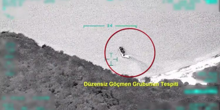 Süleyman Soylu, Ege Denizi’ndeki kaçak göçmenlerin İHA ile tespit edilme anlarını paylaştı