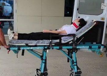 Sınava gireceği okulda merdivenden düşen öğrenci yaralandı