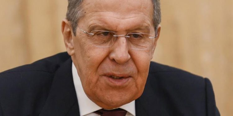 Sırbistan'ın komşuları hava sahasını kapattı, Rusya Dışişleri Bakanı ziyaretini iptal etmek zorunda kaldı: Diplomasimiz henüz ışınlanmayı keşfedemedi