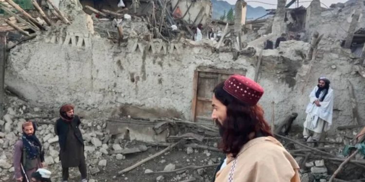 Taliban, 1000'den fazla insanın hayatını kaybettiği depremin ardından yardım çağrısında bulundu