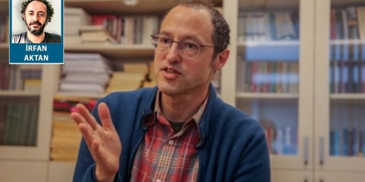 Tanıl Bora: AKP mülteci düşmanlığını kullanabilir