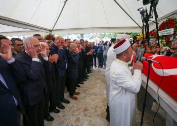 Tarhan Erdem son yolculuğuna uğurlandı