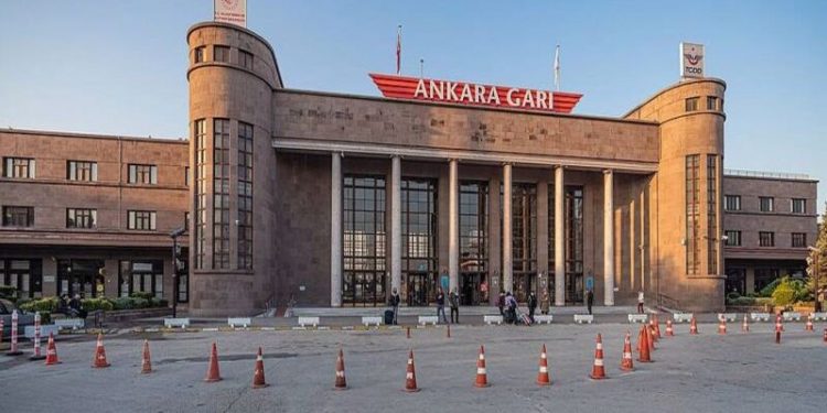 Tarihi Ankara Garı yerleşkesini özelleştiren planlara iptal