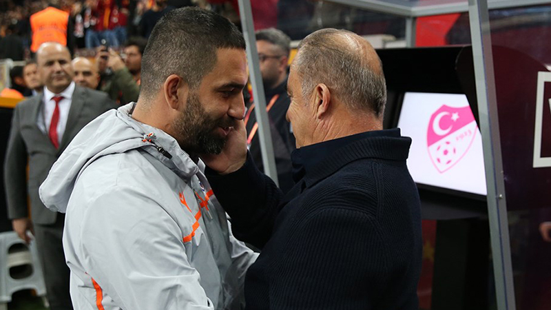 "Tarihin en iyi teknik direktörü olmak istiyorum" diyen Arda Turan: Fatih Terim, "Beni bir tek sen geçebilirsin" dedi