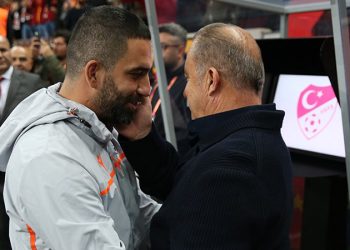 "Tarihin en iyi teknik direktörü olmak istiyorum" diyen Arda Turan: Fatih Terim, "Beni bir tek sen geçebilirsin" dedi