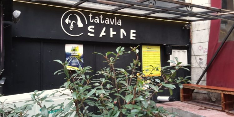 Tatavla Sahne: Kapatmak zorundayız