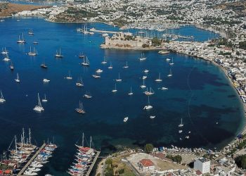 Tatilde yerli turistler konaklamayı kısalttı; yabancı turistler daha uzun kalıyor