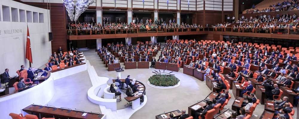 Tepkilere neden olan ve 'sansür yasası'nın TBMM’de görüşülmesi ertelendi