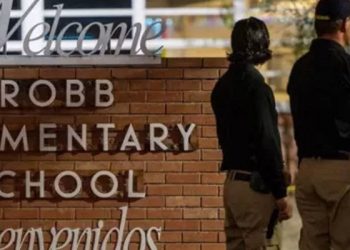 Texas'ta 21 kişiyi öldüren saldırganın ilkokula kilitlenmemiş kapıdan girdiği açıklandı