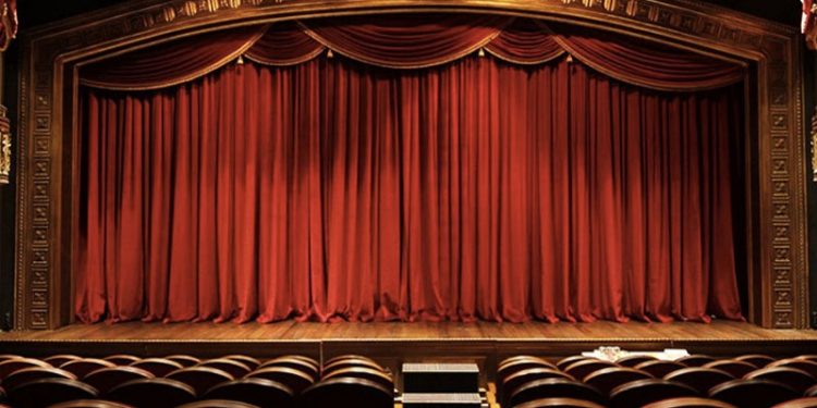 Tiyatroculardan örgütlenme çağrısı: Önümüzde çok karanlık bir süreç var