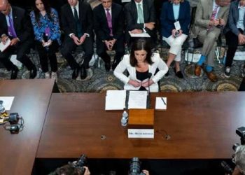 Trump, Kongre baskını sırasında Kapitol'e gitmek için ısrar etmiş; engellenince önce direksiyona sonra da Gizli Servis ajanının boğazına yapışmış!