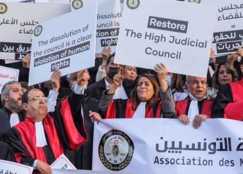 Tunus'ta yargıçların 'tek-adam'a karşı grevi dördüncü haftasında