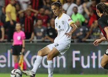 Turkcell Kadın Futbol Süper Ligi play-off finalinde ALG Spor, 2021-2022 sezonunu şampiyon tamamladı