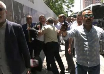 TÜİK protestosuna biber gazlı saldırı