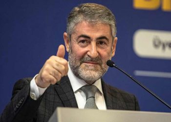 Tüm Türkiye açıklama beklemişti: Nebati, bilerek yaptıkları dolar operasyonunu açıkladı