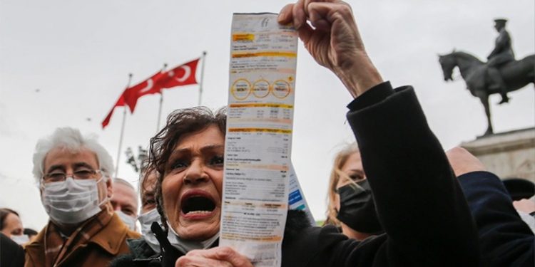 Türk-İş hesapladı: Açlık sınırı asgari ücretten 2 bin 138 lira fazla