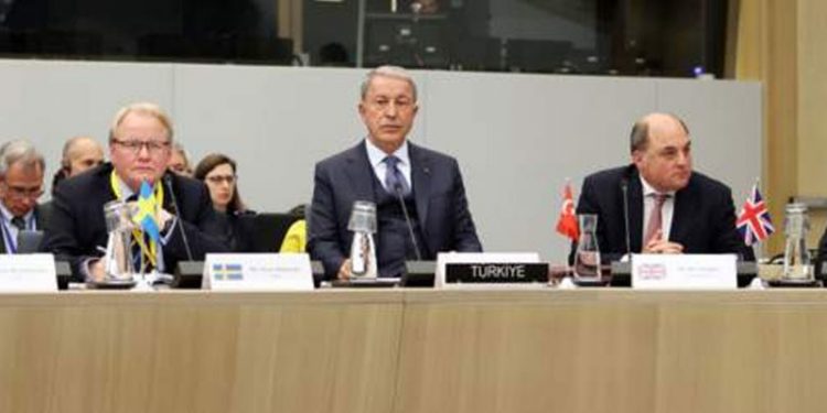 Türkiye, İngiltere ve Ukrayna Savunma bakanları, Brüksel'de bir araya geldi