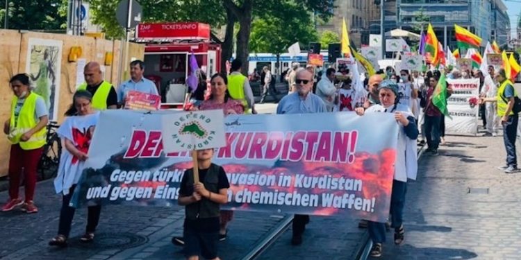 Türkiye’nin sınır dışı harekatına karşı birçok ülkede eylem