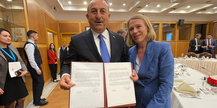 Türklere vize kalkmadı: Norveç vatandaşları sadece kimlikleri ile Türkiye’ye girebilecek