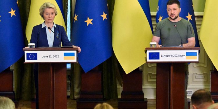 Ukrayna AB’ye aday ülke ilan edilecek mi?