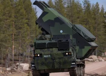 Ukrayna Batı'dan 300 roketatar, 500 tank ve bin tane obüs istedi