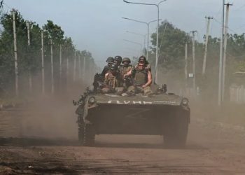 Ukrayna'da Reuters muhabirlerinin aracı vuruldu, şoför vefat etti