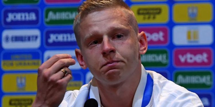 Ukraynalı Zinchenko, basın toplantısında gözyaşlarına boğuldu: Bütün dünyanın gerçeği bilmesi gerekiyor