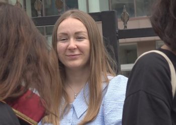 Ukraynalı eşinin yüzünü falçatayla kesen erkeğin cezası istinaftan döndü