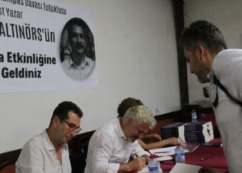 Yazar Alp Altınörs’ün ‘İmkansız Sermaye’ kitabı imzalandı